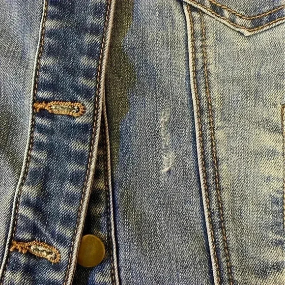 Forever 21 Cropped Denim Jean Jacket Studded Embroidered Aztec design Size Small - Picture 8 of 9